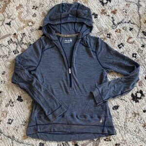 Smartwool hooded woman’s pullover merino top